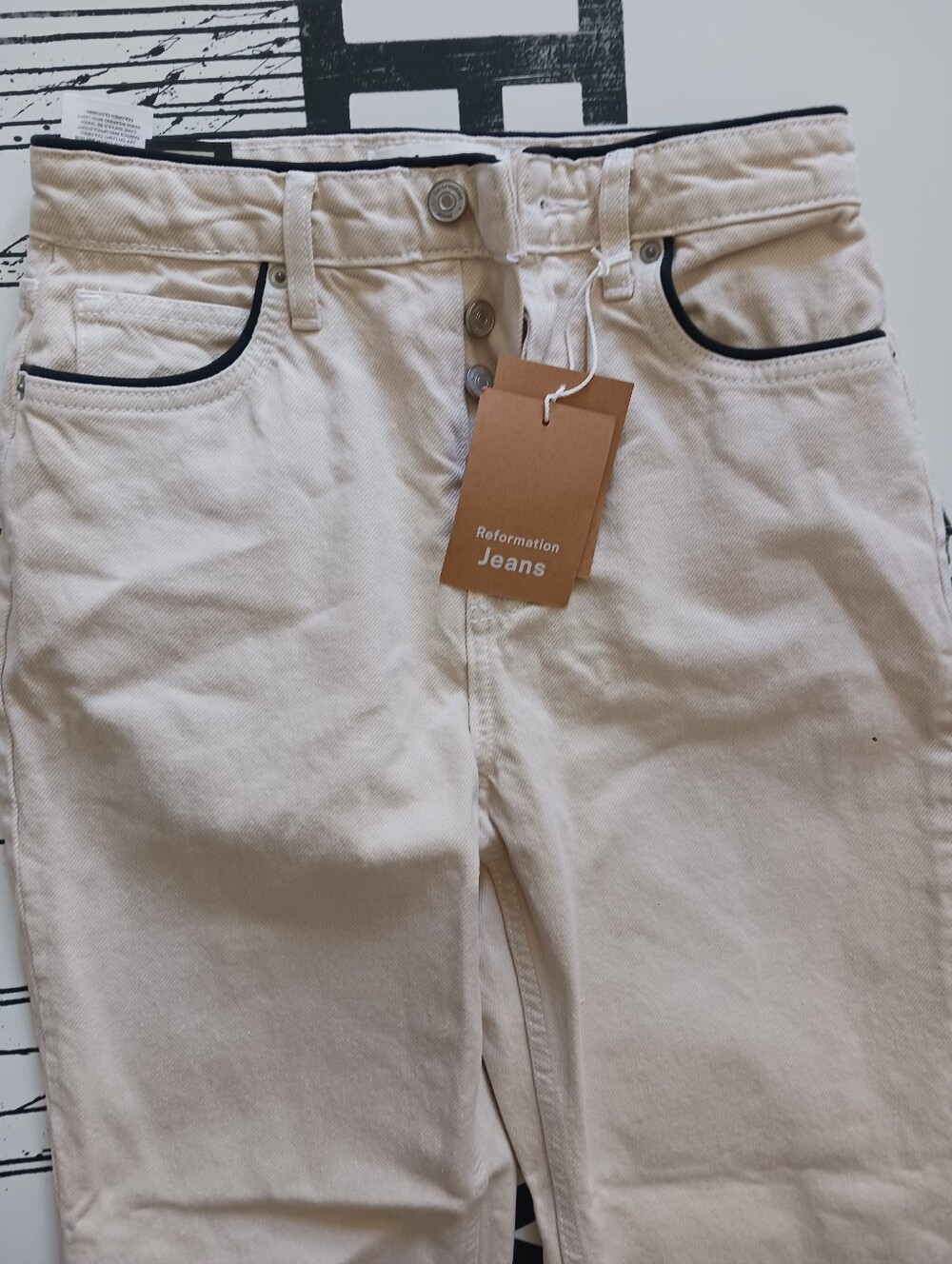 NWT Reformation Cynthia High H8gh Rise Straight Almond Jeans Size 25 - Picture 3 of 7
